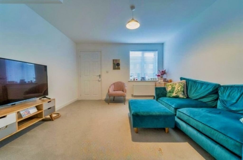 Property photo 2 of 22