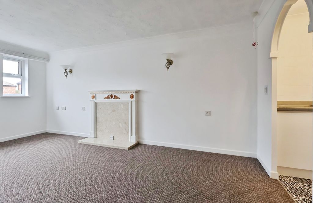 Additional image 10 of 1 bed flat for saleElmwood Court, High Street, Baldock SG7