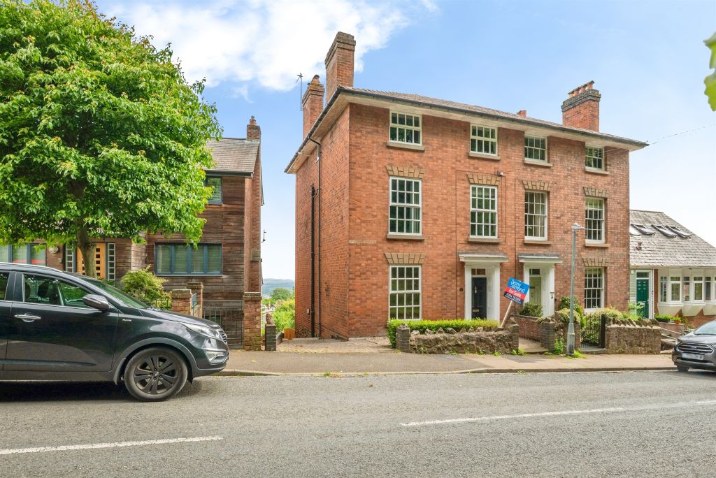 Property photo 1 of 30