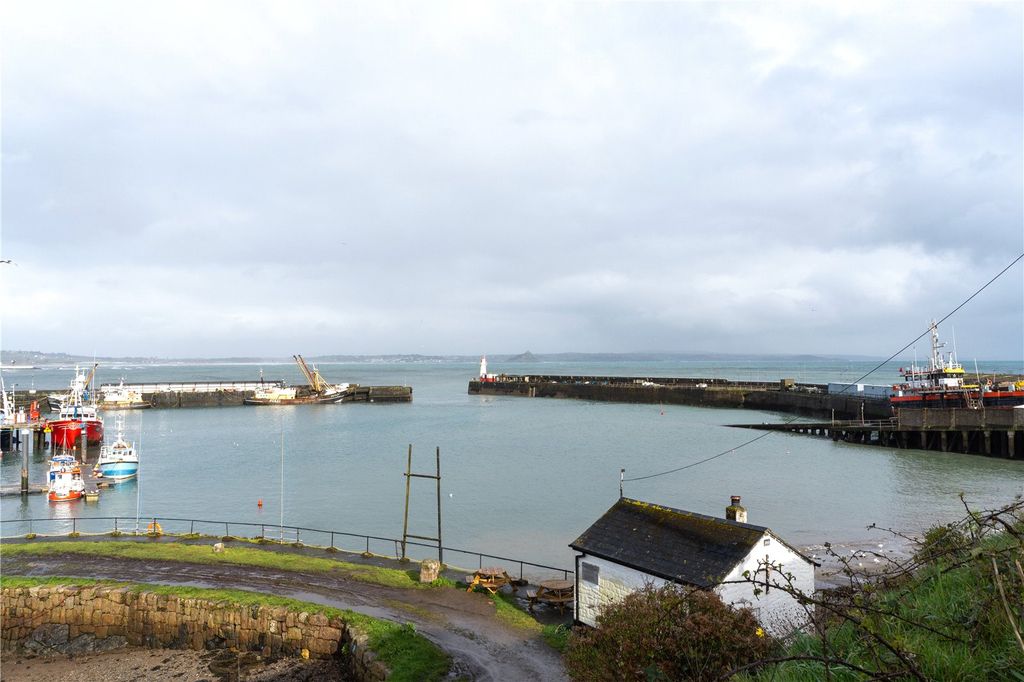 Property photo 3 of 27 Picture No. 24