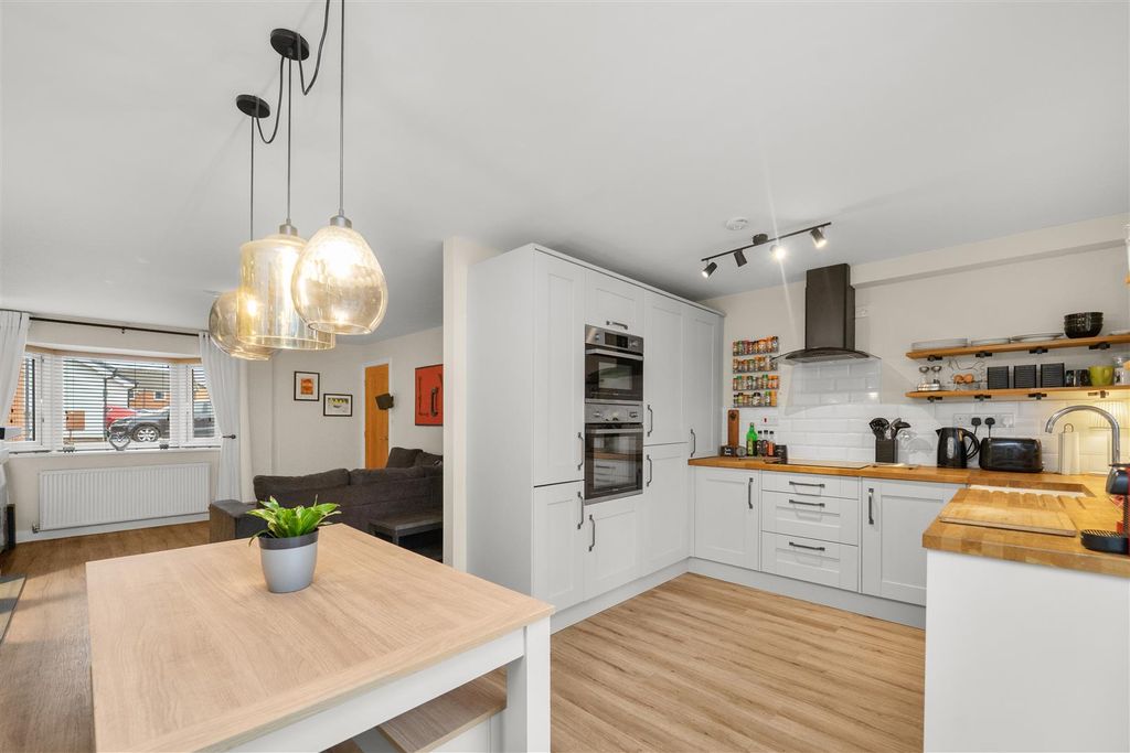 Property photo 3 of 36 Dsc03973.Jpg