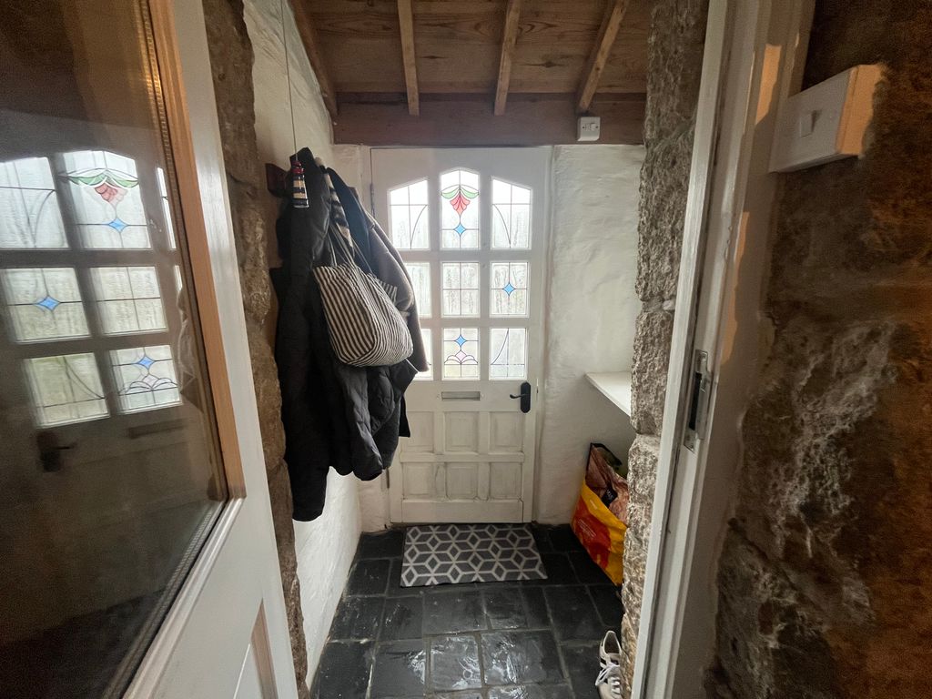 Property photo 3 of 22 Porch