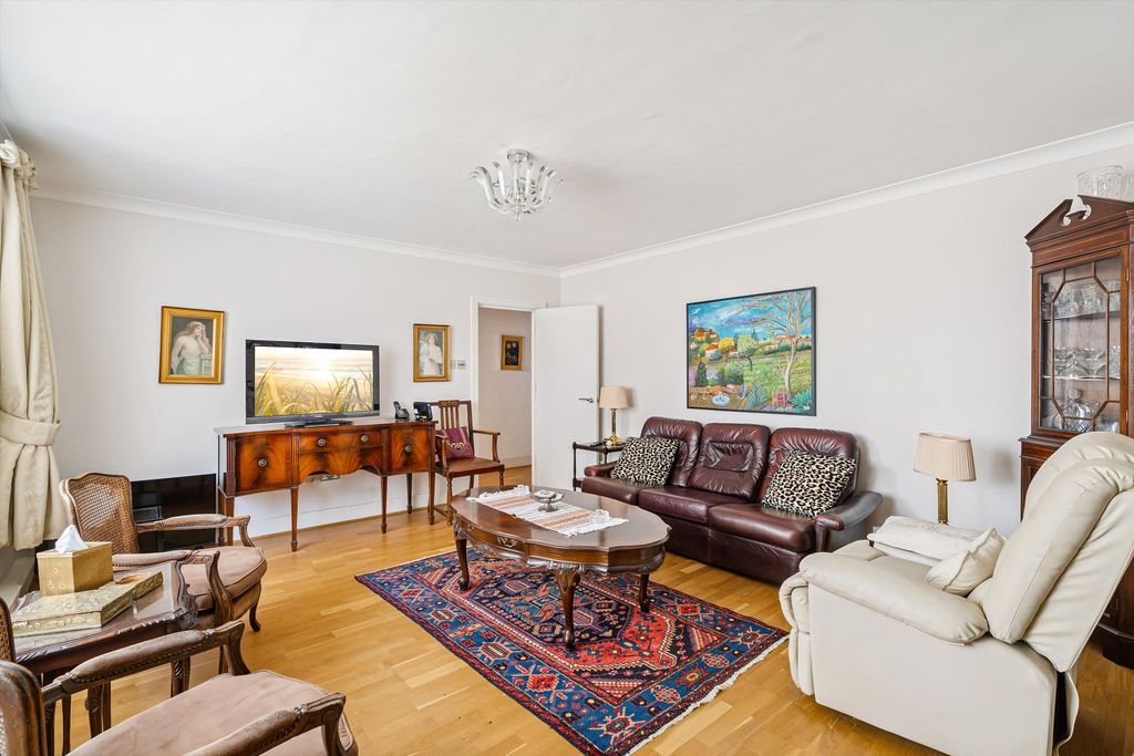 Property photo 3 of 12 Image