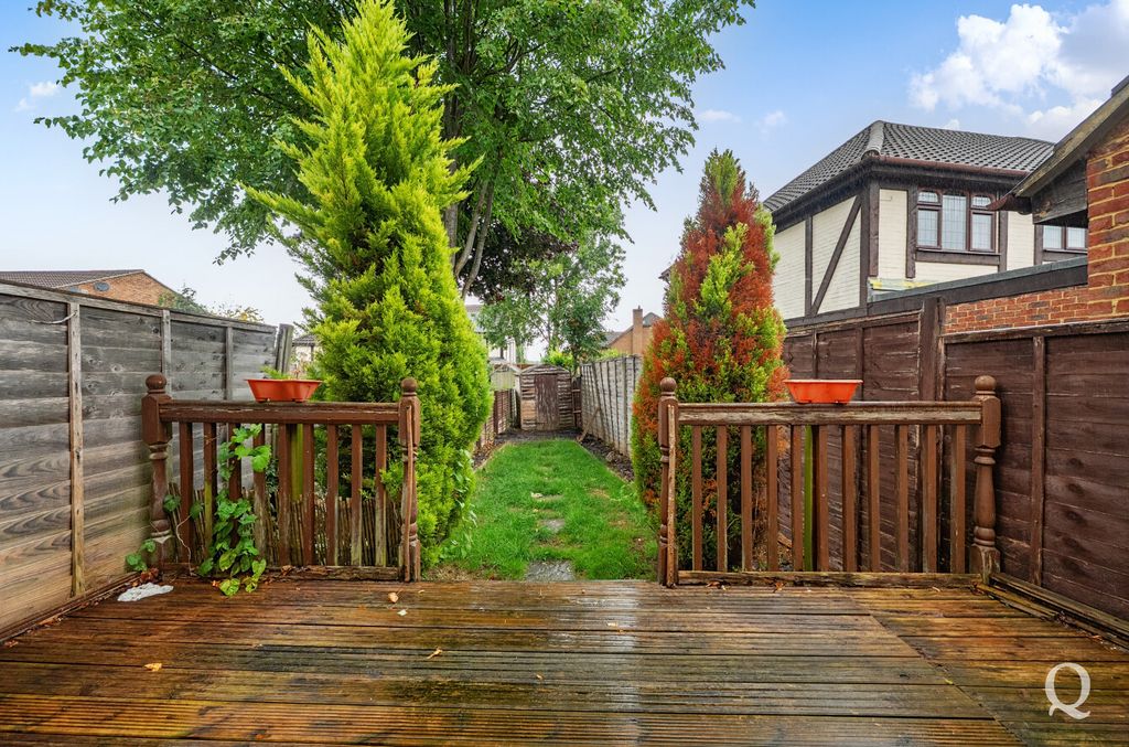 Property photo 2 of 21 549A2226-9B13-4Bd...