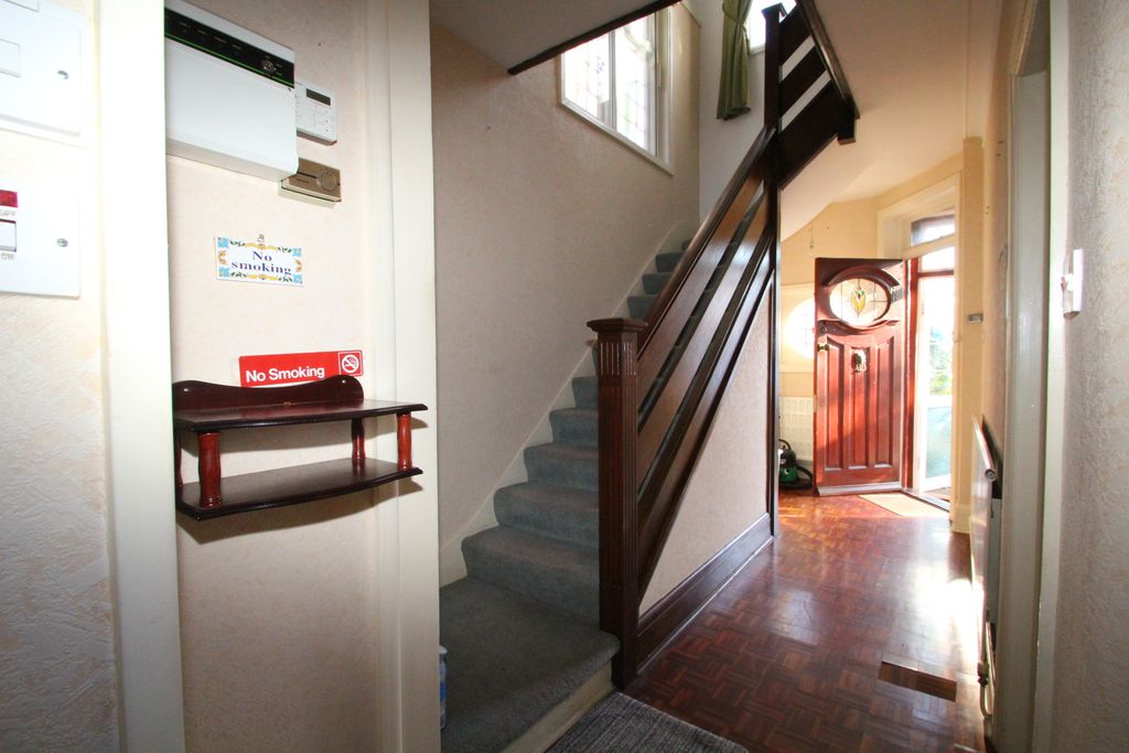 Property photo 3 of 27