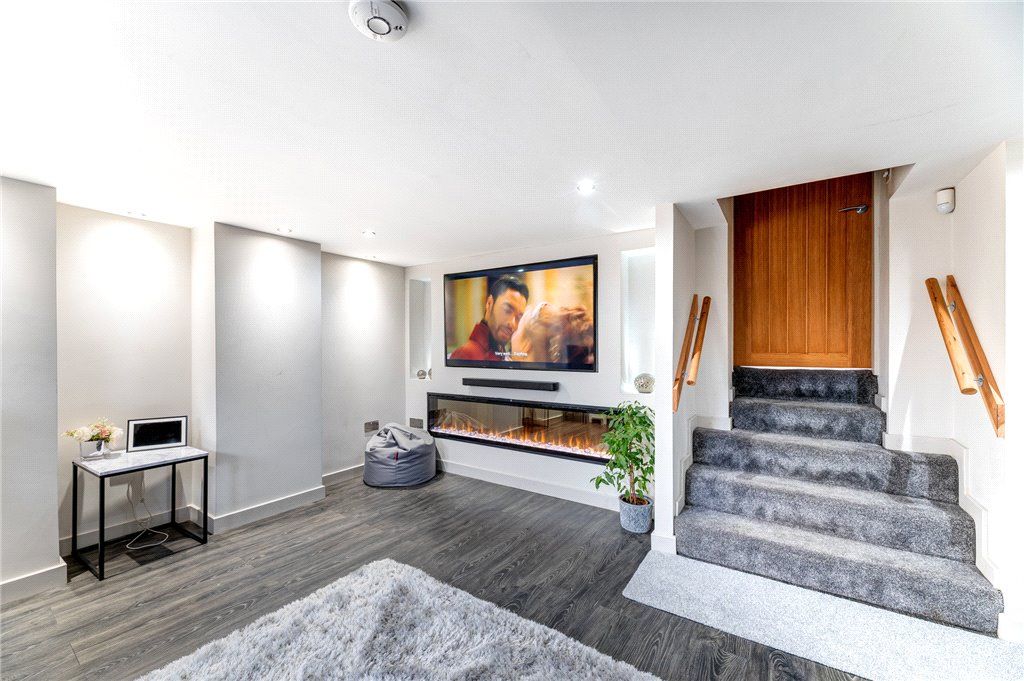 Property photo 2 of 24 Living Room