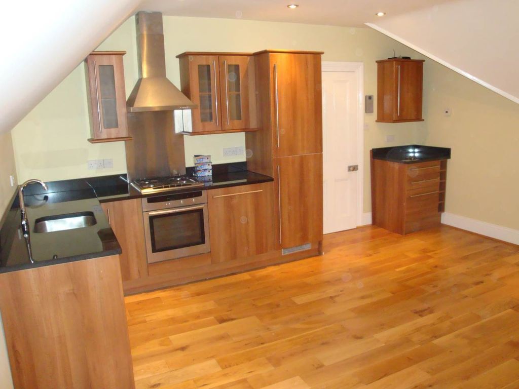 Property photo 3 of 11 Queenrdtf4 023