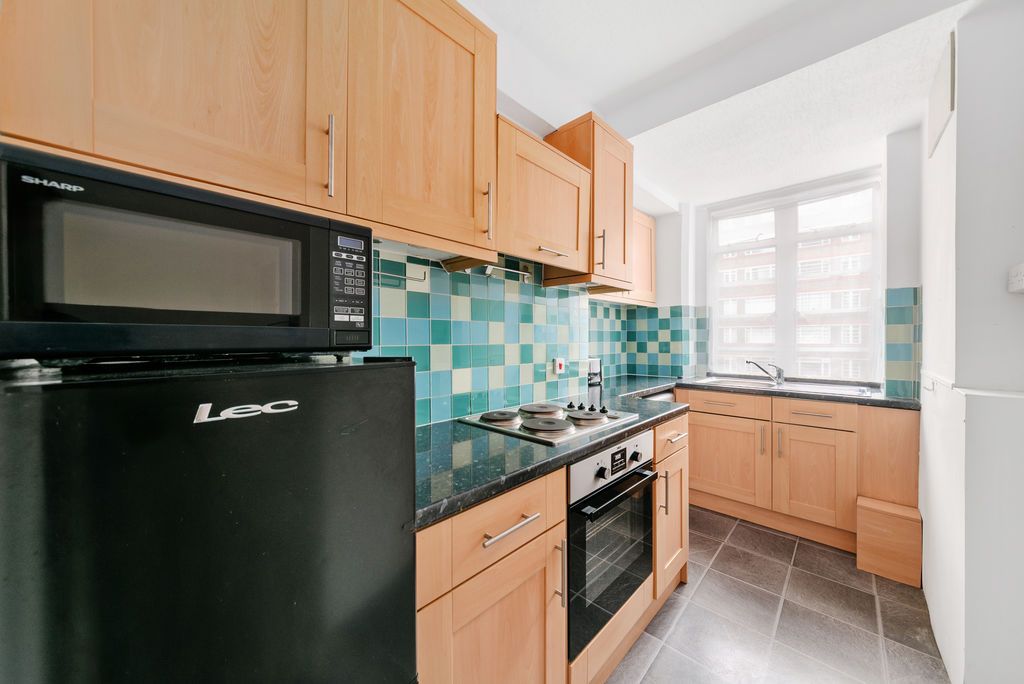 Property photo 3 of 9 Photo 7