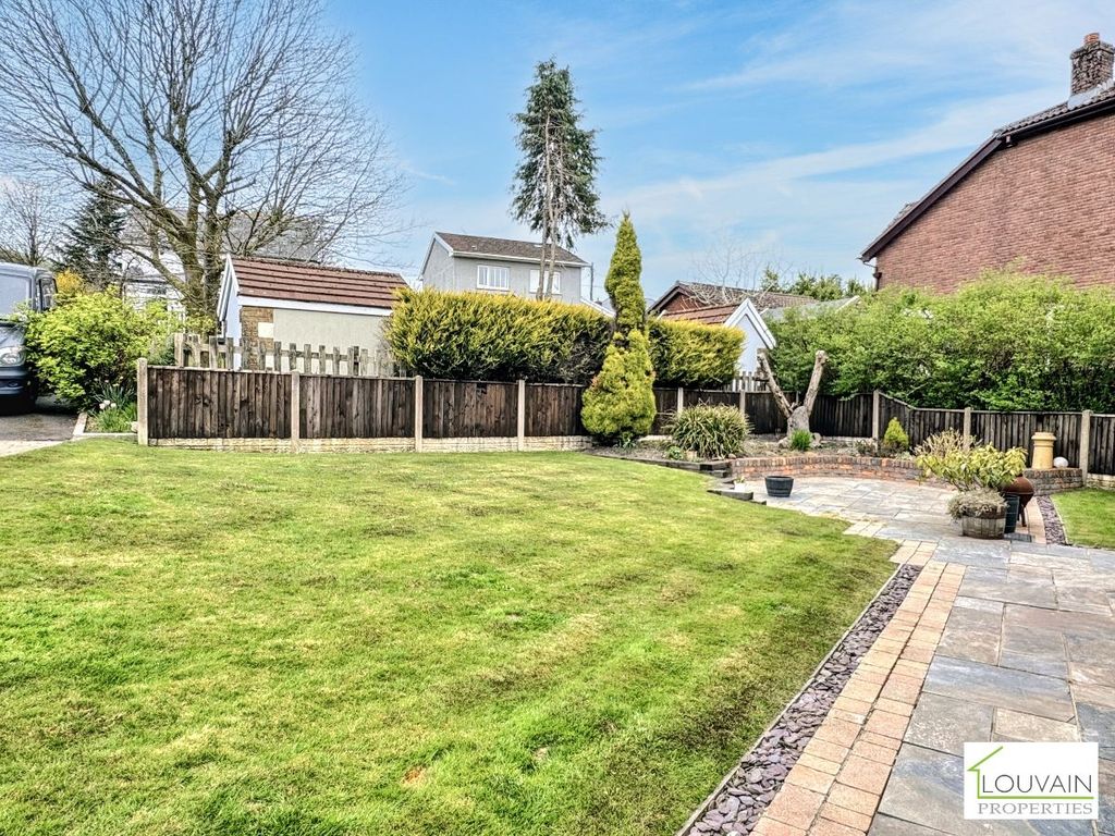 Property photo 2 of 52