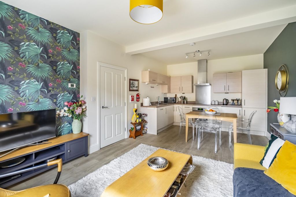 Property photo 3 of 11 Living Room