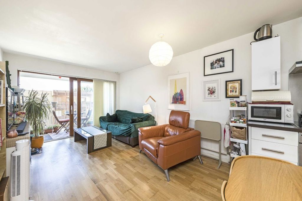 Property photo 2 of 6