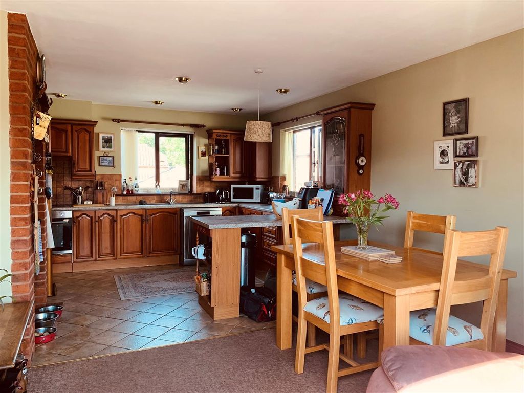 Property photo 2 of 17 Kitchen 1.Jpg