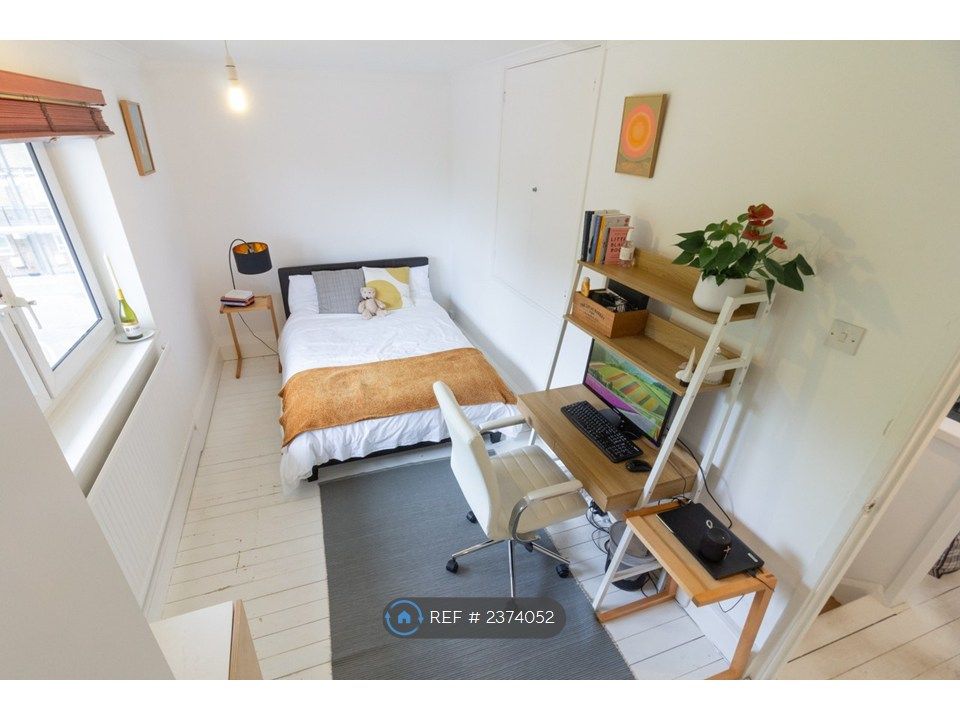 Property photo 1 of 22 Bed 2: 4.8m