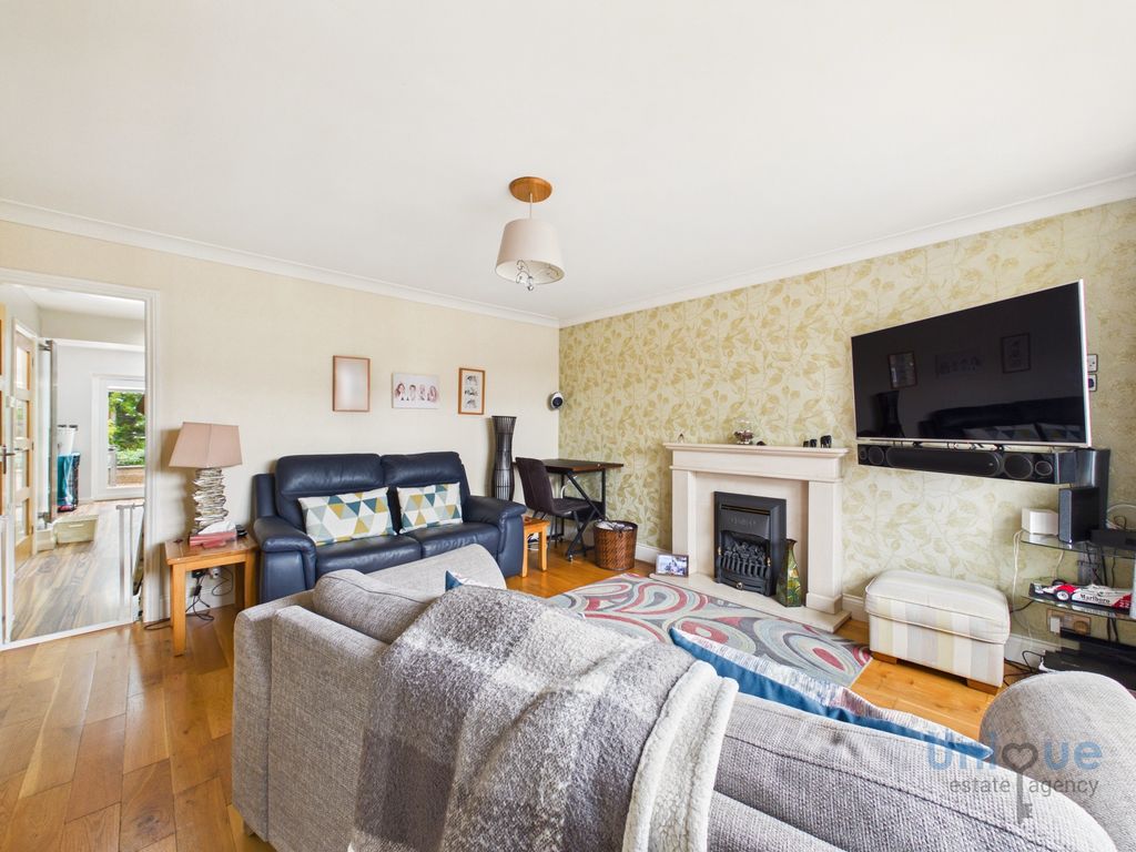 Property photo 3 of 52