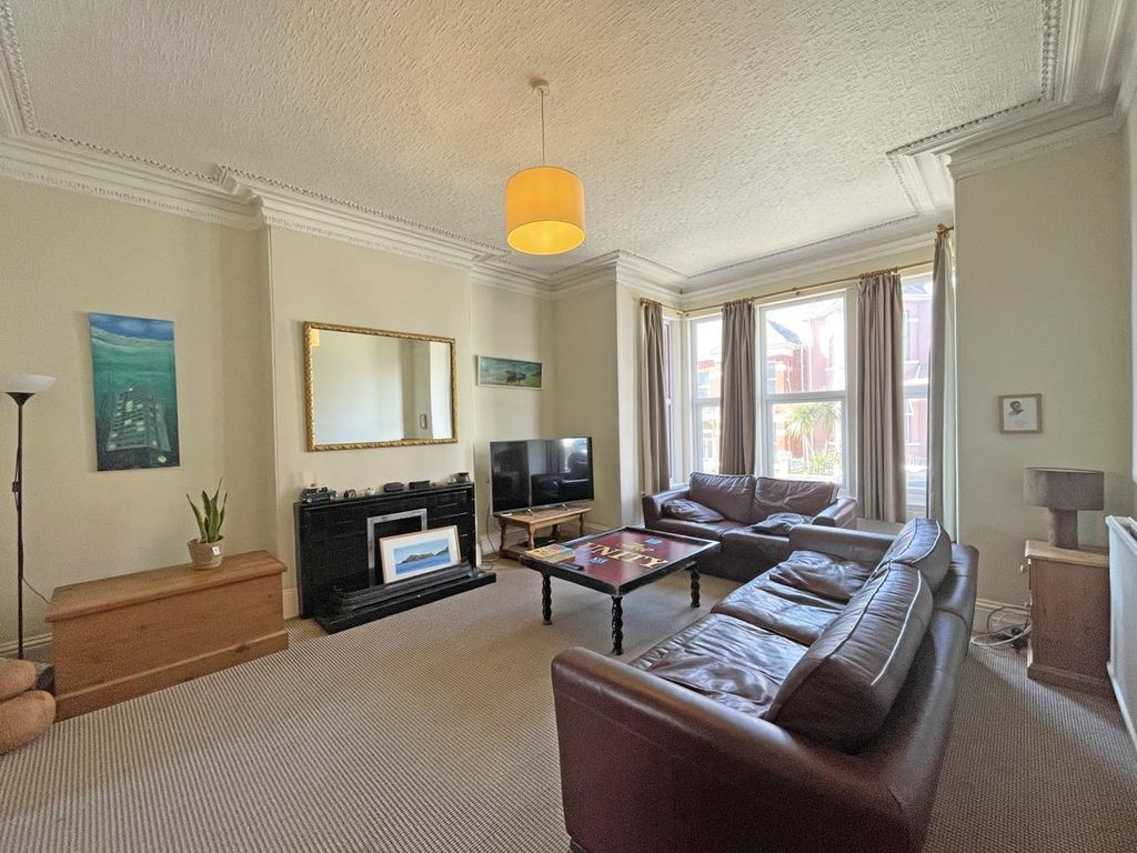 Property photo 3 of 15 Beechwood Avenue 26 - Gff Lounge 2.Jpg