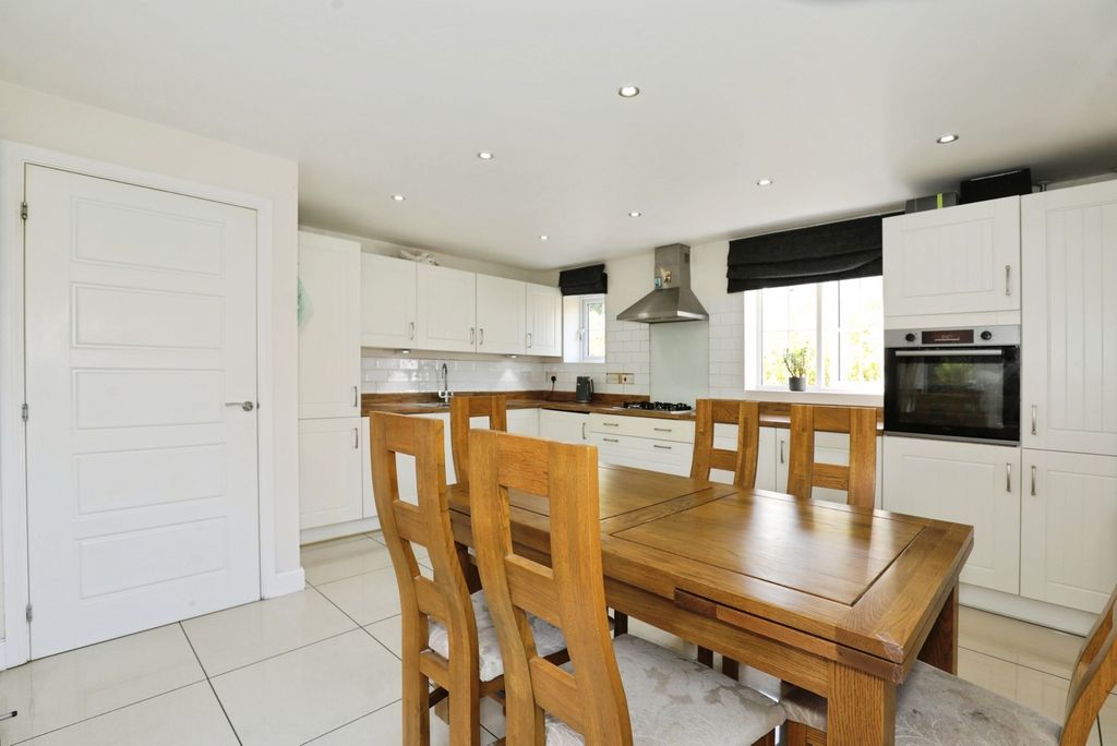 Property photo 2 of 20 Pbox-Img.Jpg