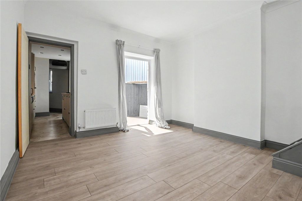 Property photo 2 of 17 Picture No. 47
