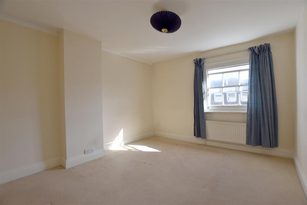 Property photo 3 of 5