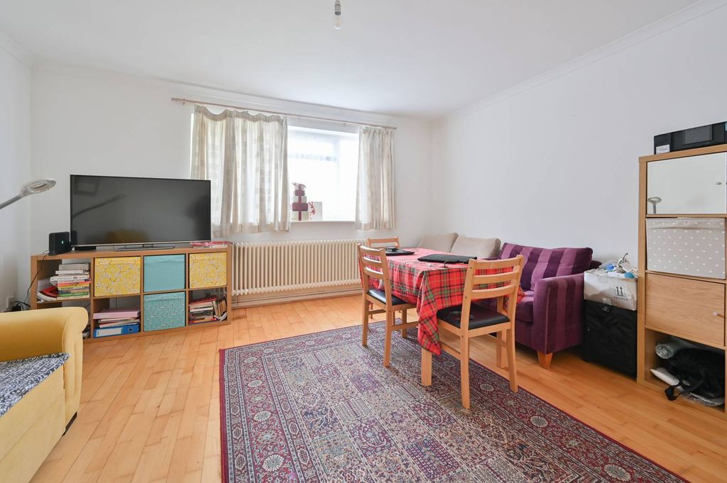 Property photo 3 of 11