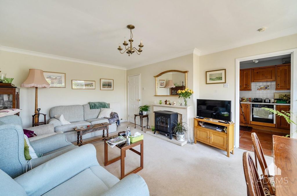 Property photo 3 of 17 Sitting Room