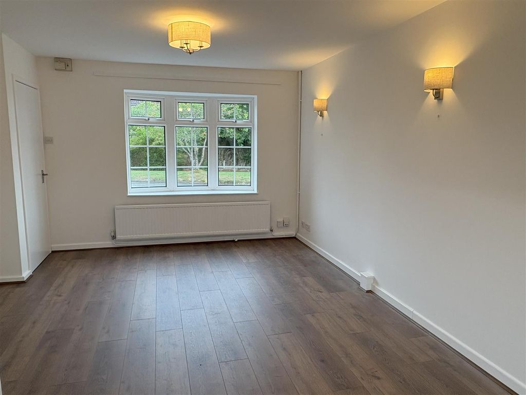 Property photo 2 of 13 Img_9806.Jpg