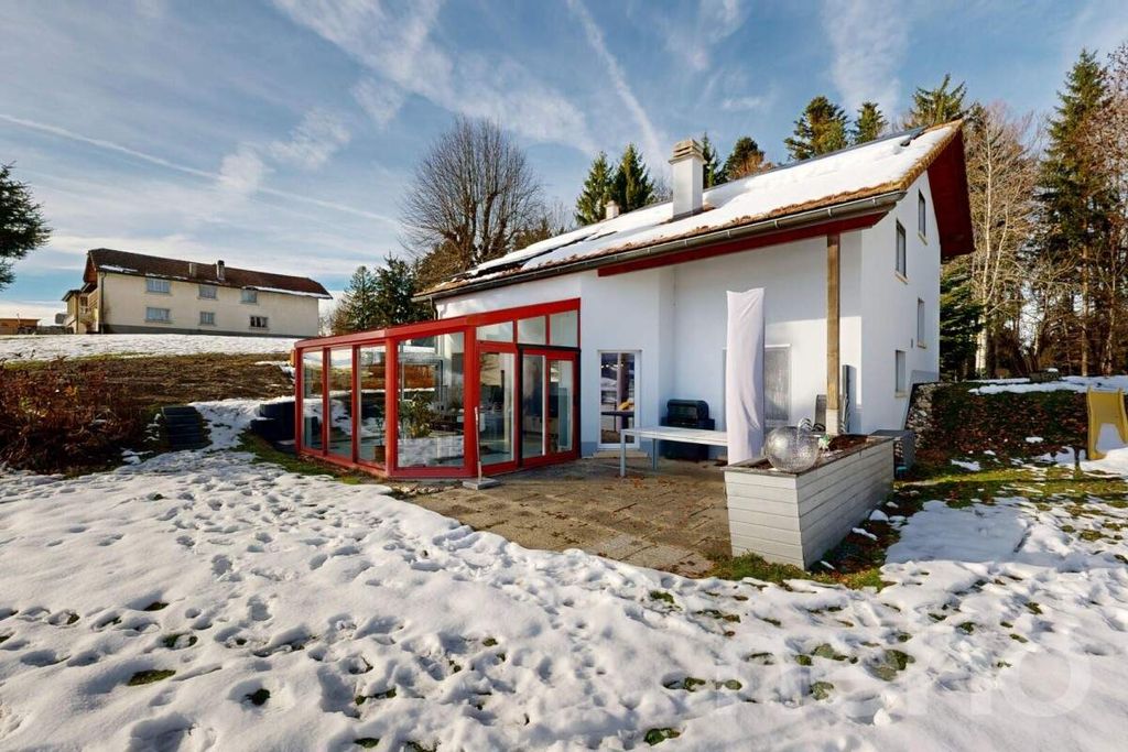 Property photo 3 of 12