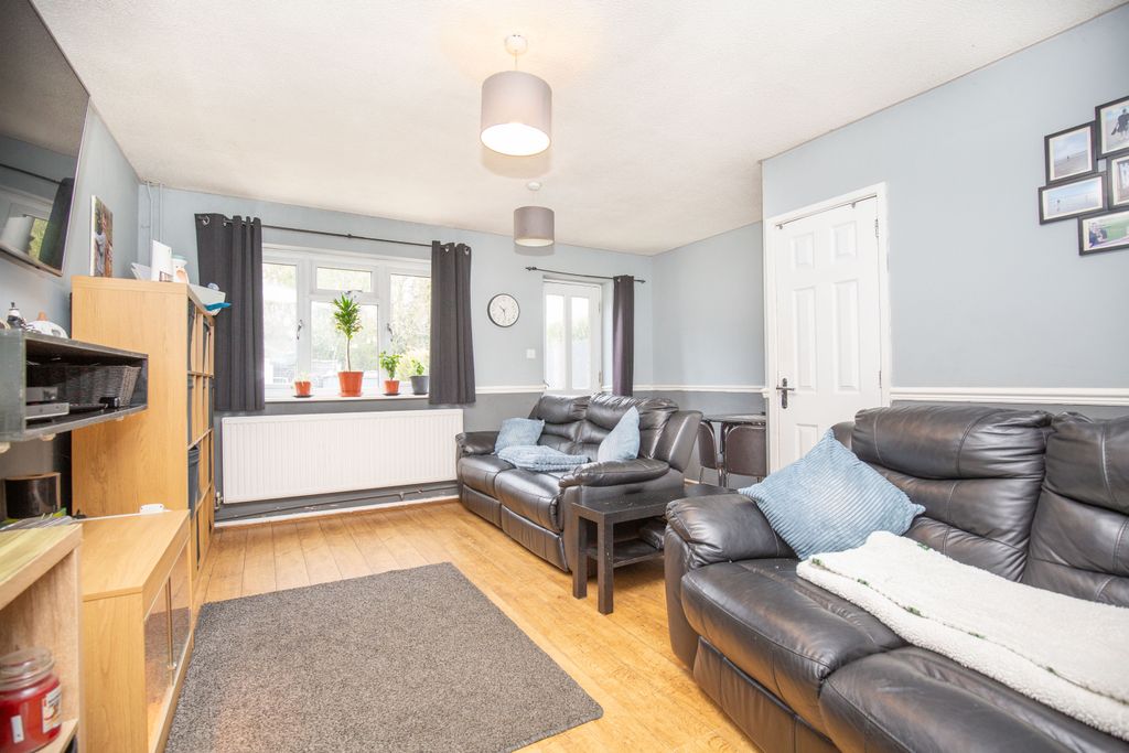 Property photo 3 of 13 Untitled-7