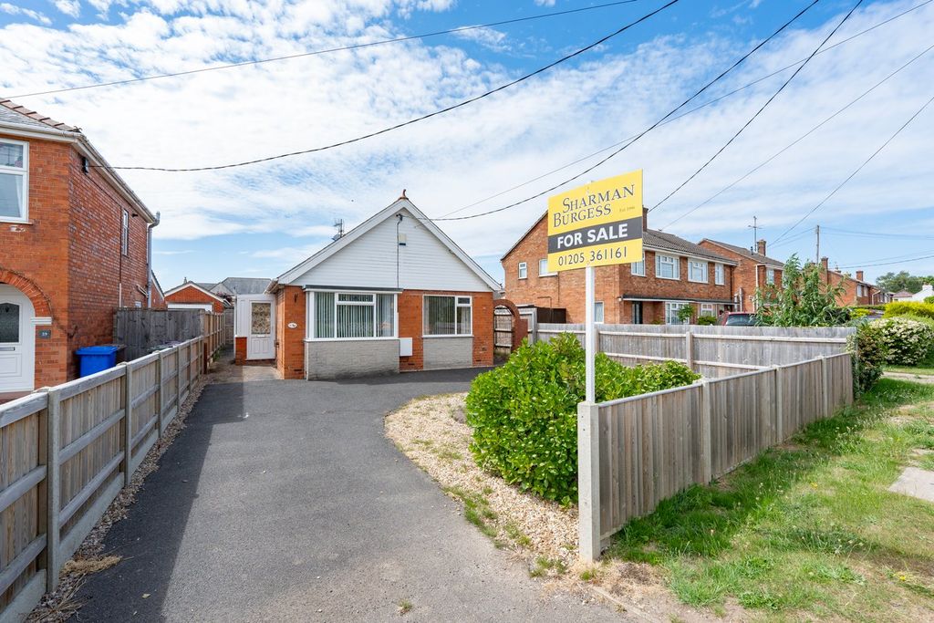 Property photo 1 of 11