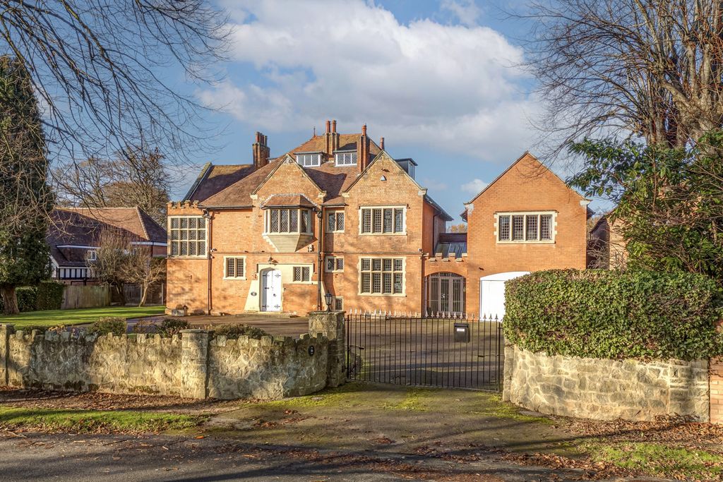 Property photo 2 of 27