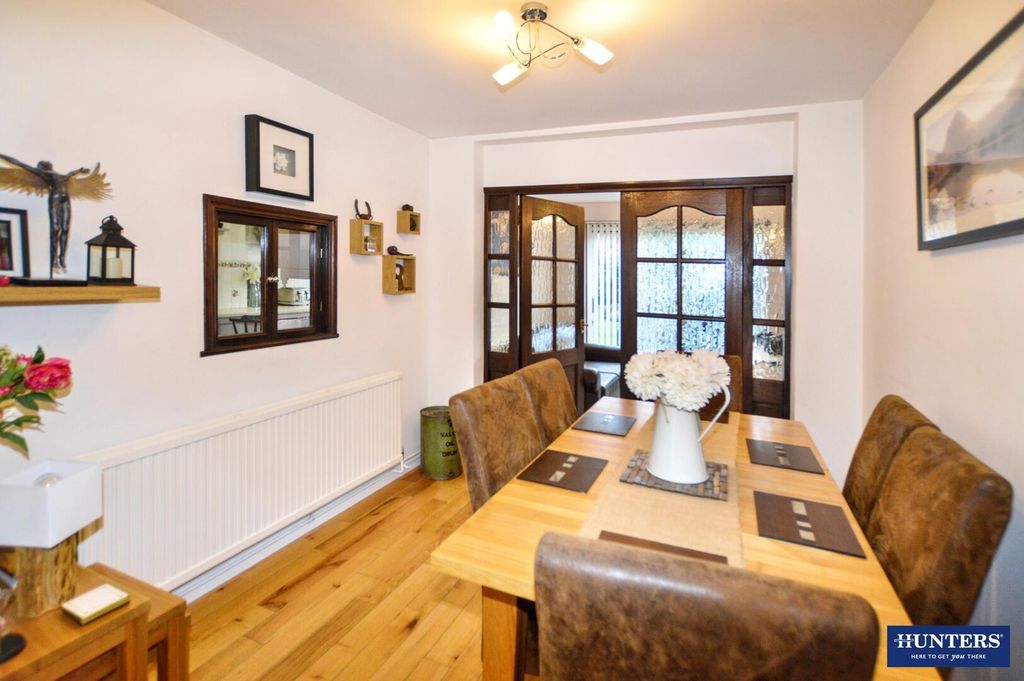 Property photo 3 of 18 Dining Room