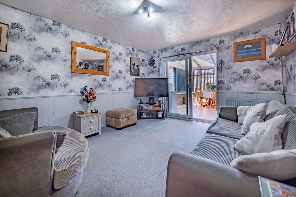 Property photo 3 of 20