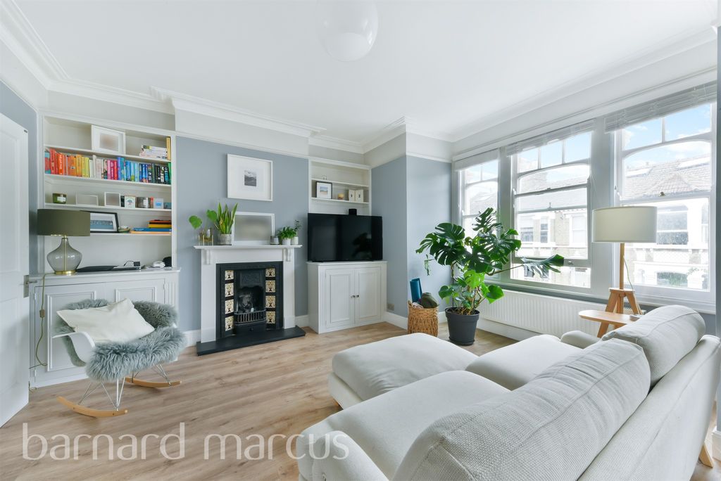 Property photo 3 of 12