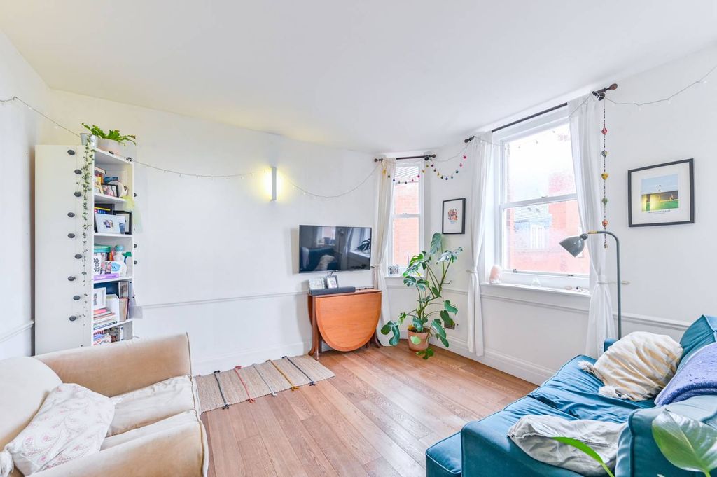 Property photo 2 of 9