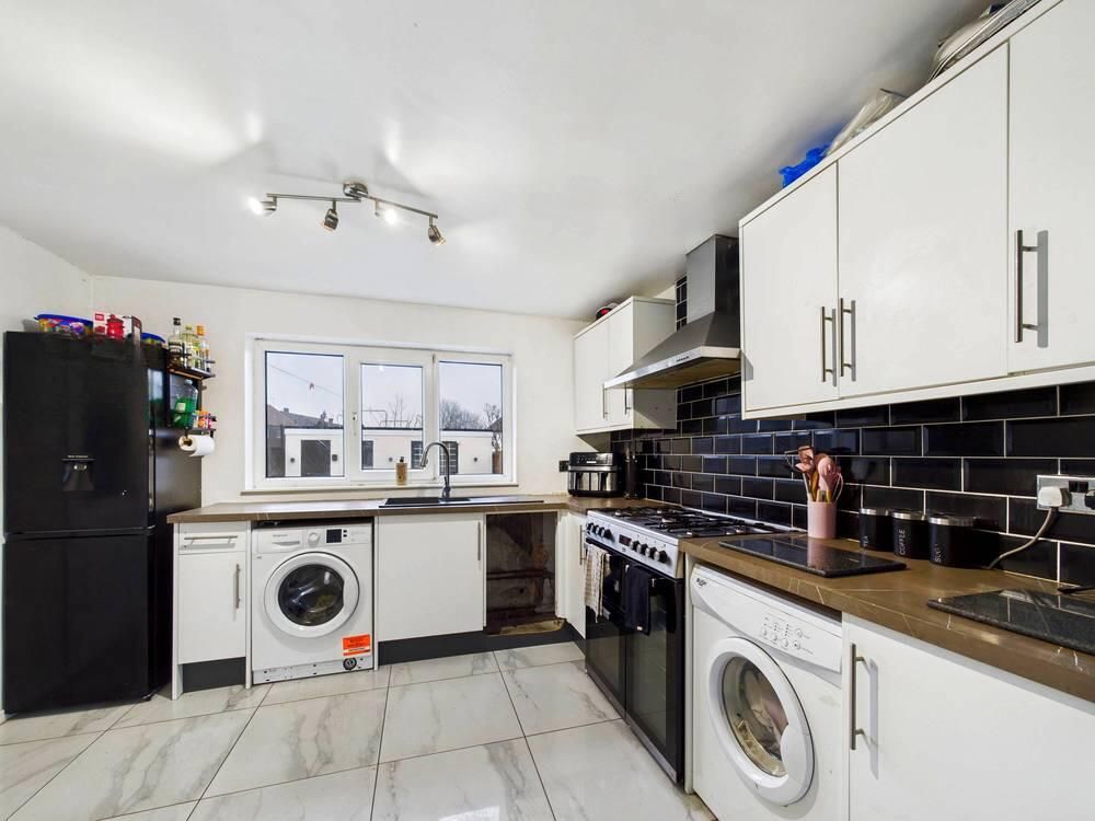 Property photo 2 of 12 Kitchen