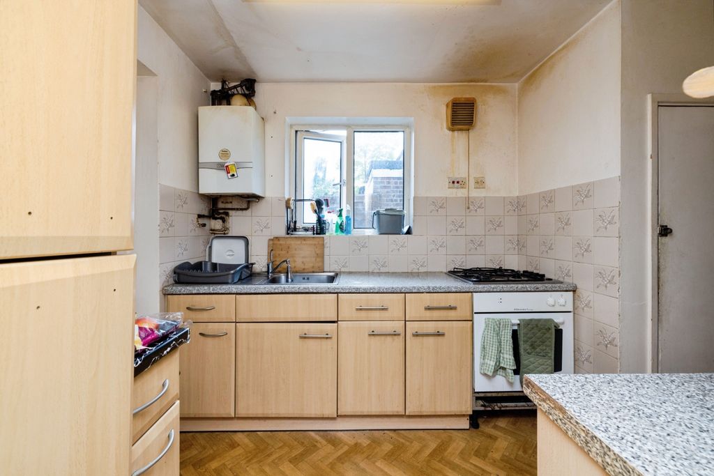 Property photo 3 of 19