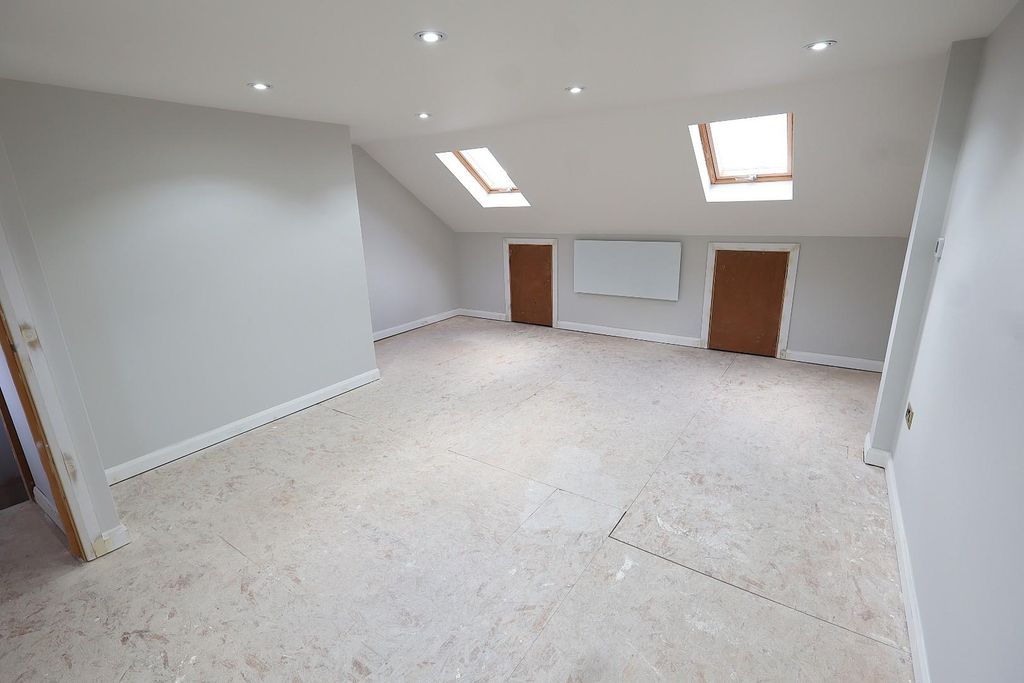 Property photo 3 of 12 Loft Bedroom