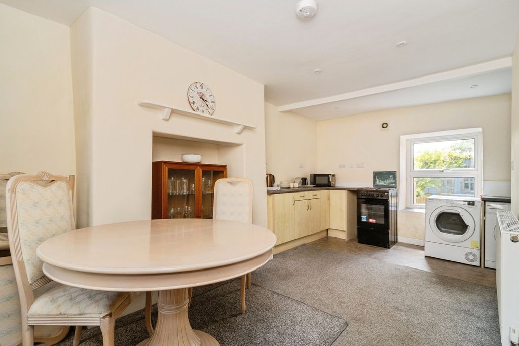 Property photo 3 of 17 Pbox-Img.Jpg