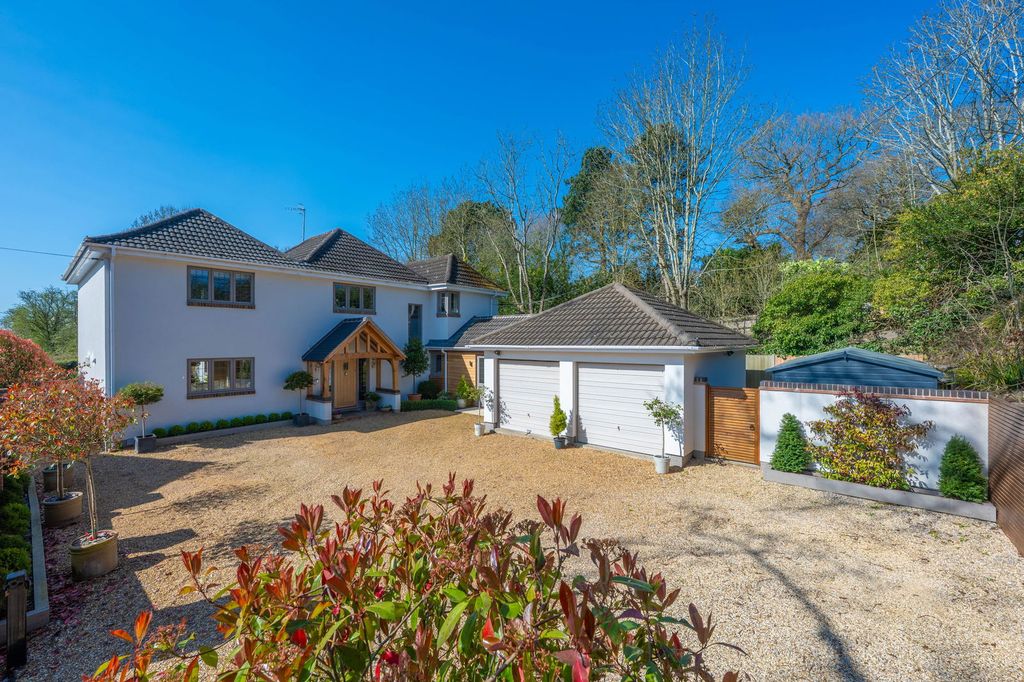 Property photo 1 of 31