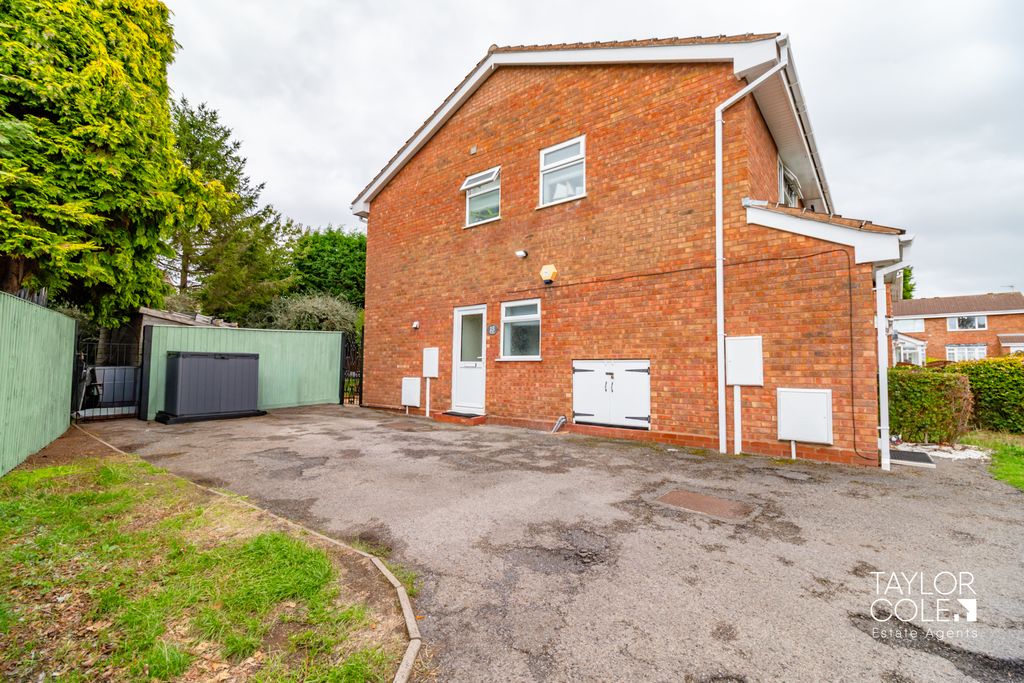 Property photo 2 of 13