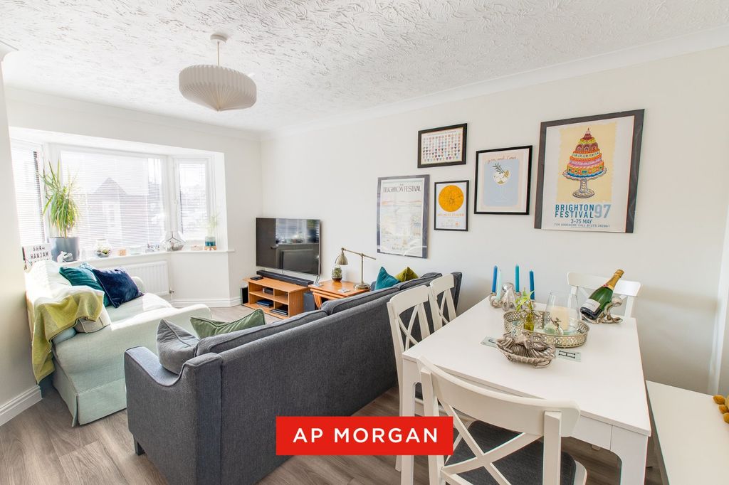 Property photo 3 of 17 Picture No. 18