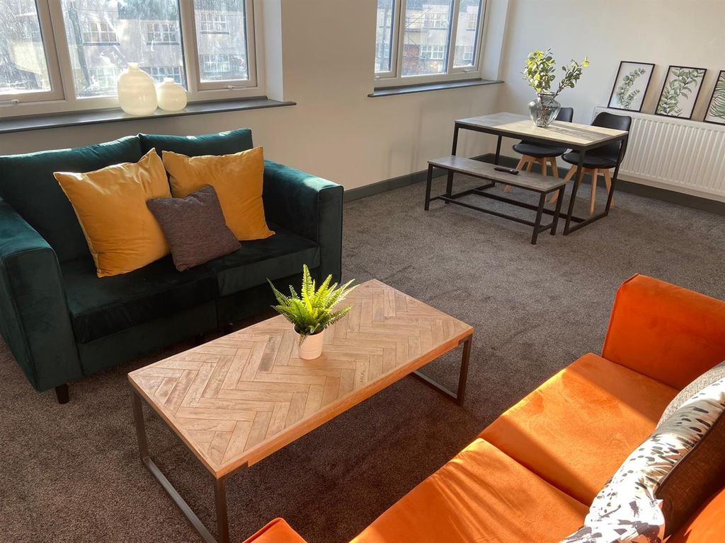 Property photo 1 of 7 Bvh Living Room.Jpeg