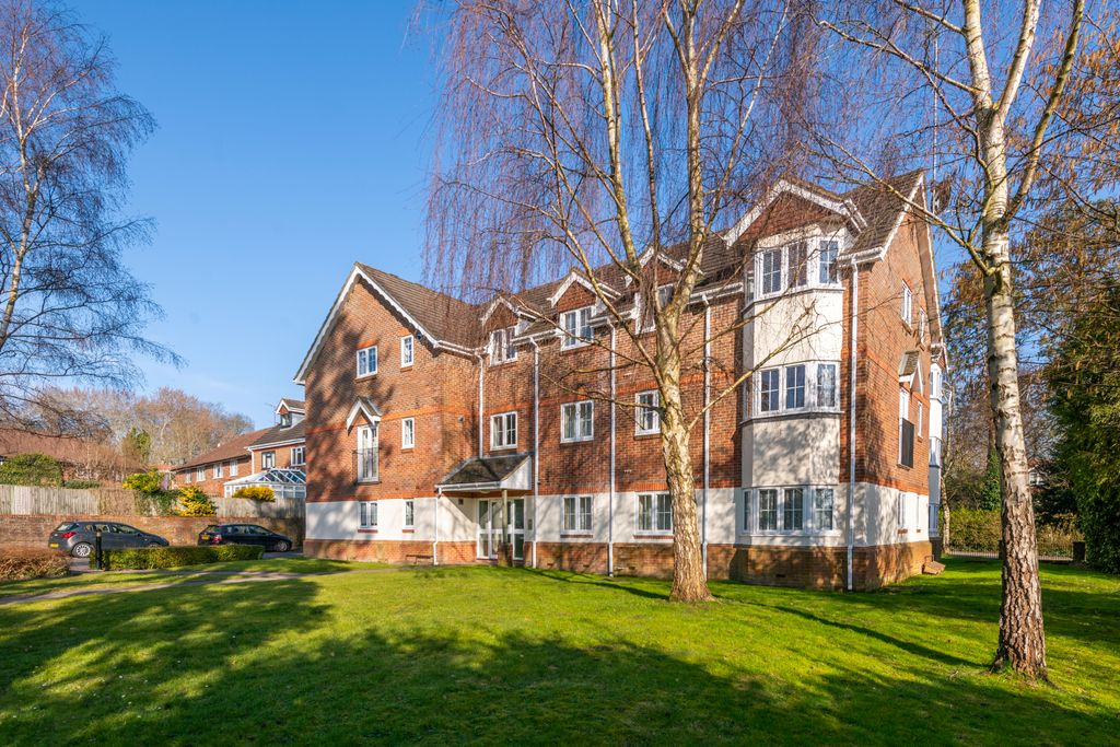 Property photo 1 of 13 Belvedere Court