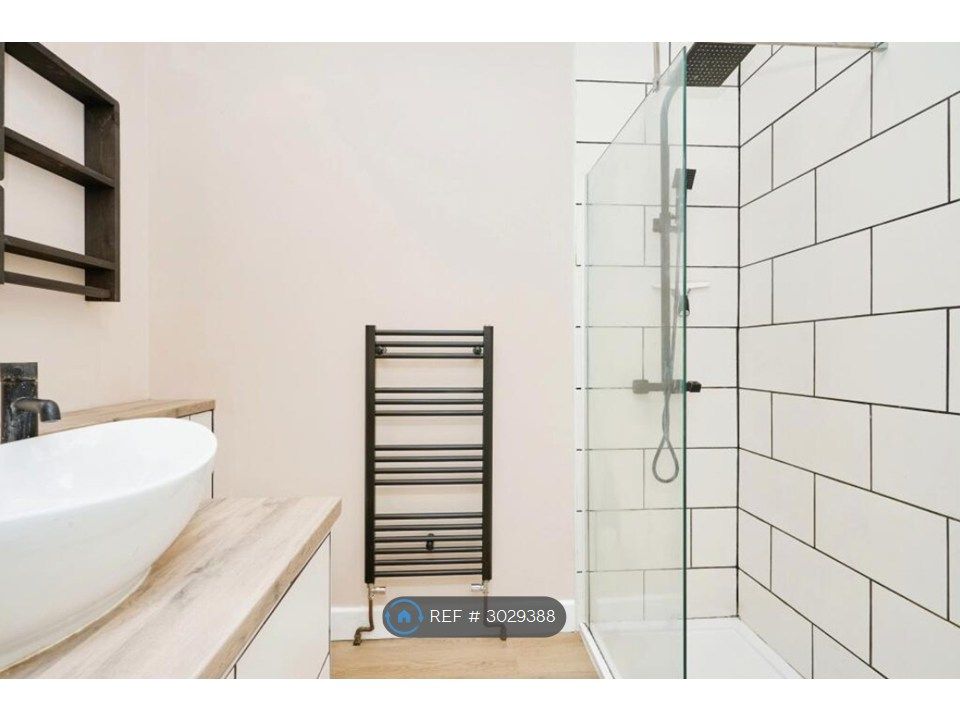 Property photo 3 of 10 Shower Room