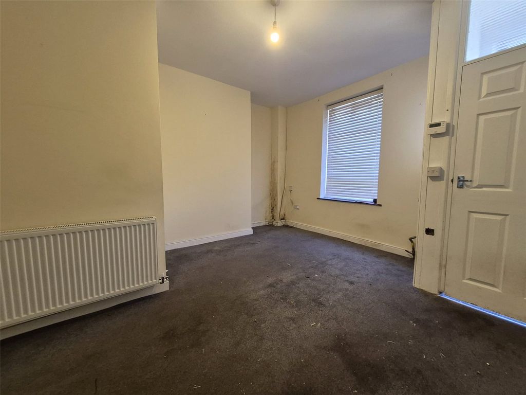 Property photo 2 of 11 Picture No. 17
