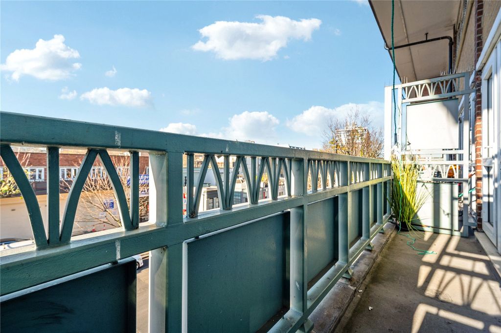 Property photo 3 of 17 Picture No. 06