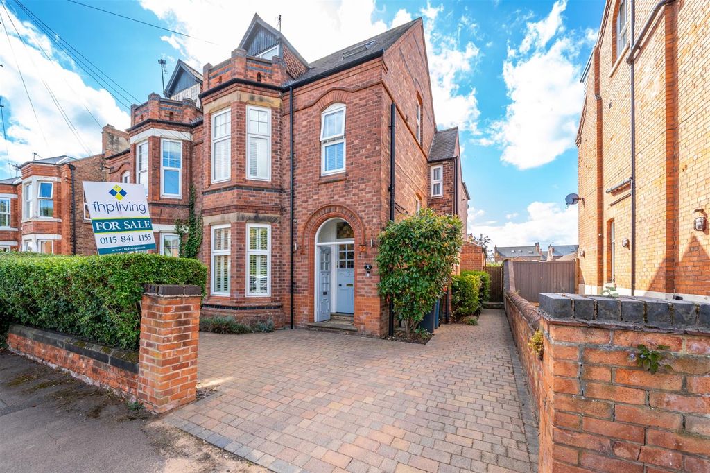 Property photo 1 of 22