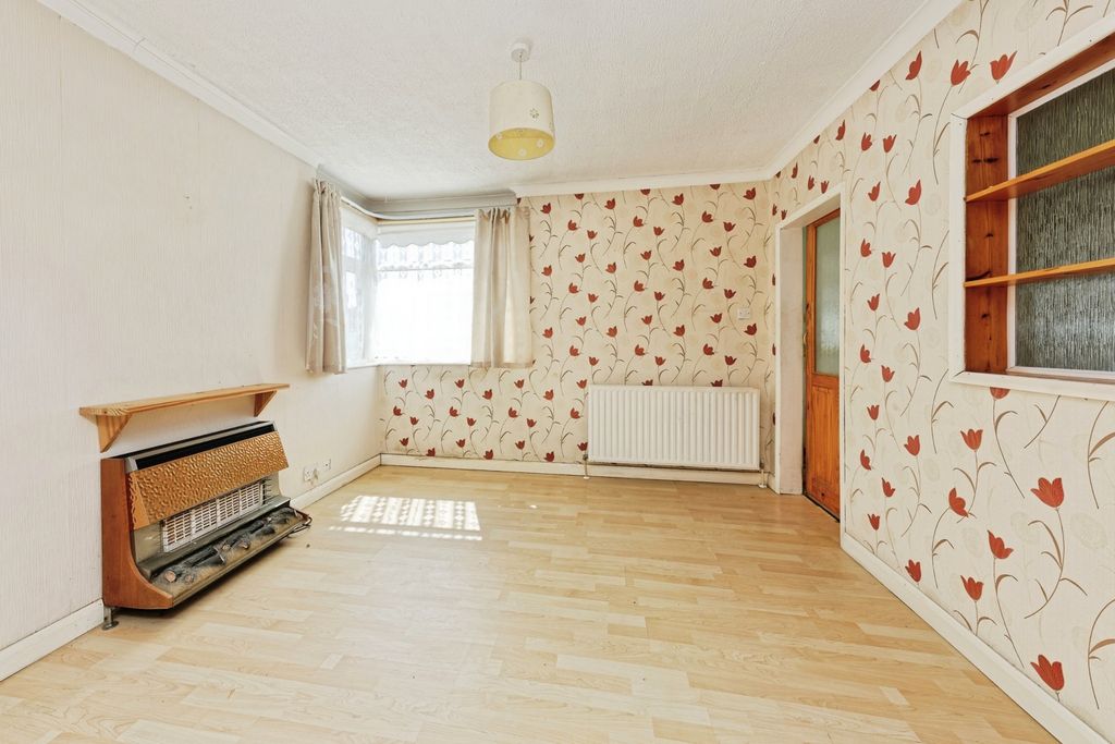 Property photo 3 of 18 Pbox-Img.Jpg
