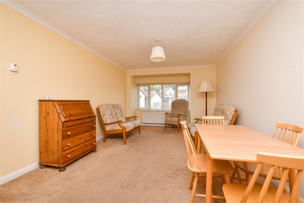 Property photo 2 of 9 Kitchen / Lounge / Diner