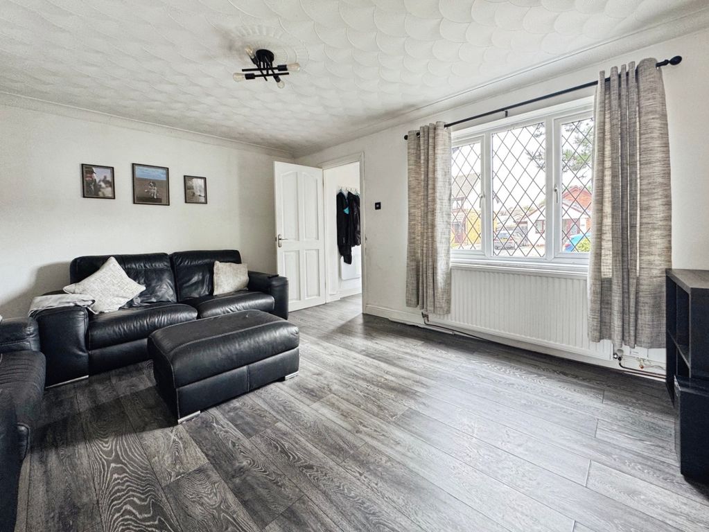 Property photo 3 of 18 5417144