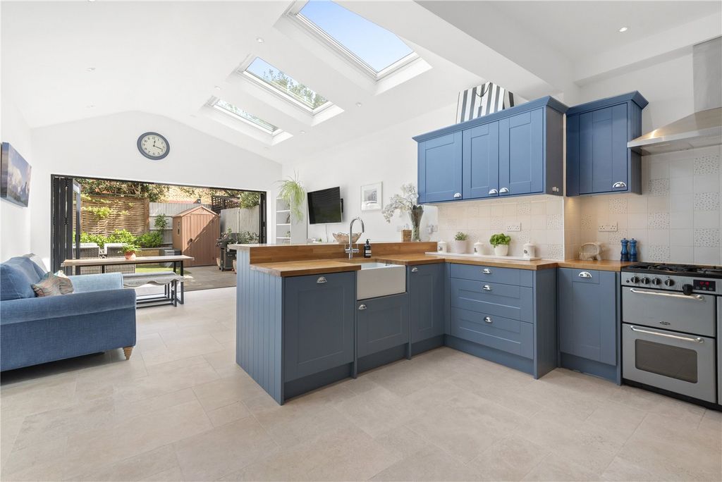 Property photo 1 of 17 Picture No. 13